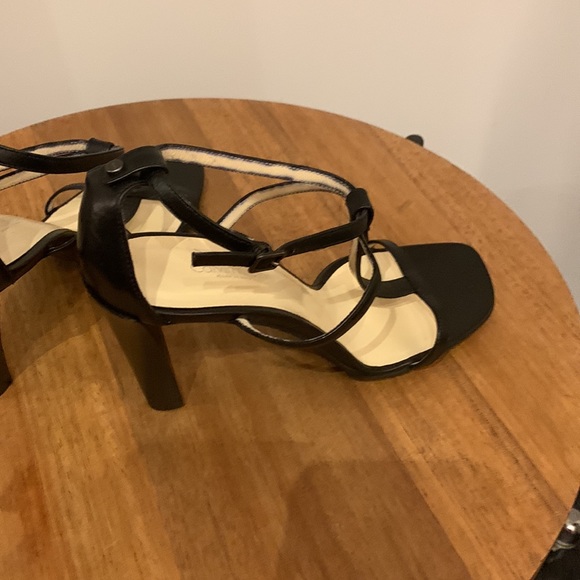 Calvin Klein Collection all leather  t-strap / ankle strap black sandal - Picture 5 of 12